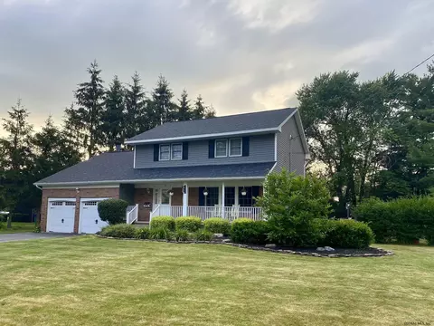 16 Havenbrook Dr, Glenville, NY 12302 photo 2