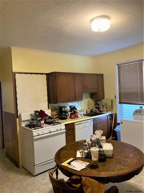 147 Mcclellan St, Schenectady, NY 12304 photo 5