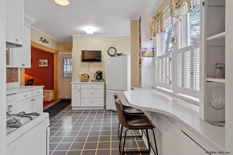 1128 Keyes Ave, Schenectady, NY 12309 photo 11