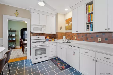 1128 Keyes Ave, Schenectady, NY 12309 photo 12