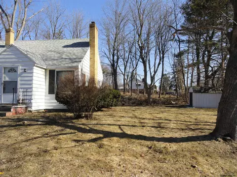 2139 Watt St, Schenectady, NY 12304 photo 3