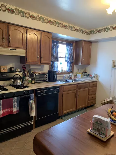 205 Marriott Ave, Schenectady, NY 12304 photo 18