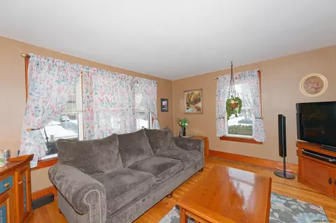 159 Eastholm Rd, Schenectady, NY 12304 photo 6