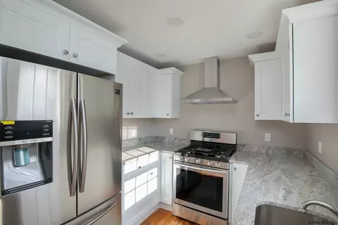 399 Elsmere Ave, Delmar, NY 12054 photo 17
