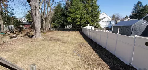 2079 Plum St, Schenectady, NY 12309 photo 29