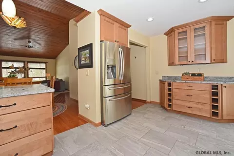 29 Surrey Rd, Corinth, NY 12822 photo 12