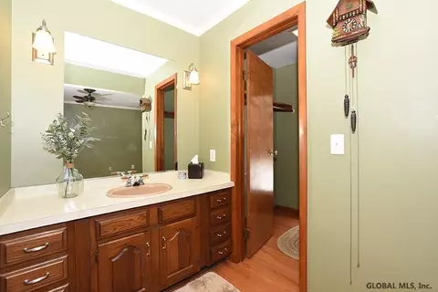 29 Surrey Rd, Corinth, NY 12822 photo 22