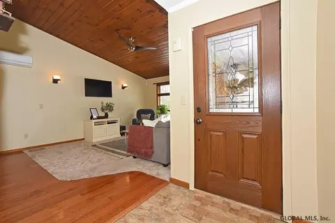 29 Surrey Rd, Corinth, NY 12822 photo 3