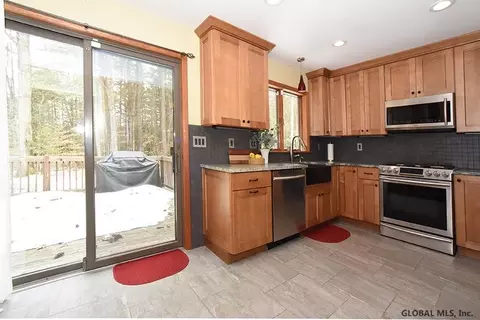 29 Surrey Rd, Corinth, NY 12822 photo 13
