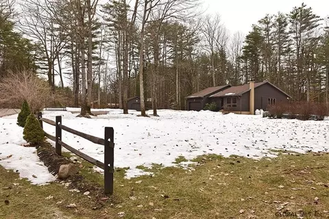 29 Surrey Rd, Corinth, NY 12822 photo 2