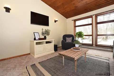 29 Surrey Rd, Corinth, NY 12822 photo 6