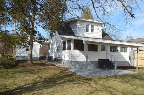 18 Bluff Rd, Rexford, NY 12148 photo 2