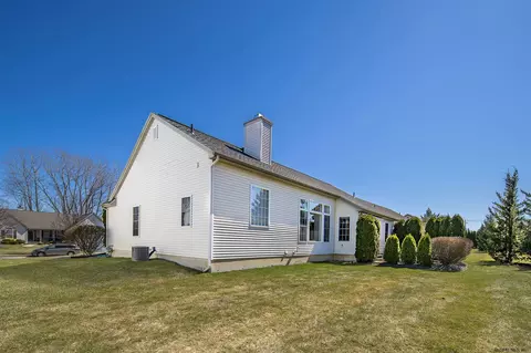 12 Highview Way, Mechanicville, NY 12118 photo 2