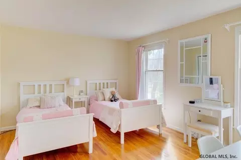 971 Gloucester Pl, Schenectady, NY 12309 photo 33