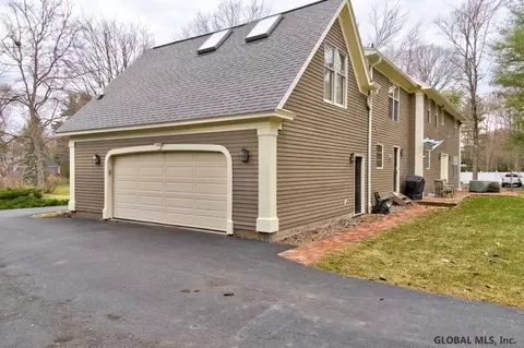 971 Gloucester Pl, Schenectady, NY 12309 photo 7