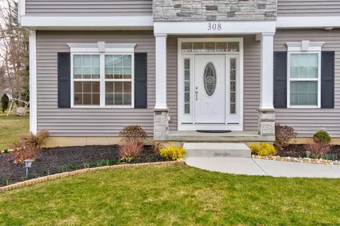 308 Danielle Dr, Schenectady, NY 12303 photo 3