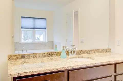 308 Danielle Dr, Schenectady, NY 12303 photo 60