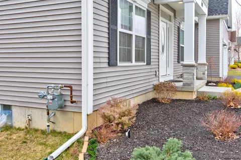 308 Danielle Dr, Schenectady, NY 12303 photo 15