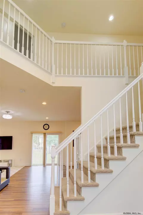 308 Danielle Dr, Schenectady, NY 12303 photo 21