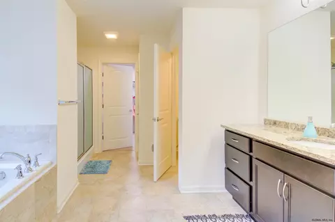 308 Danielle Dr, Schenectady, NY 12303 photo 58