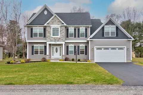 308 Danielle Dr, Schenectady, NY 12303 photo 1