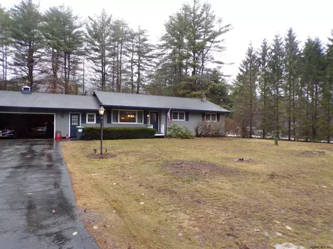 1 Baker Rd, Queensbury, NY 12804 photo 4