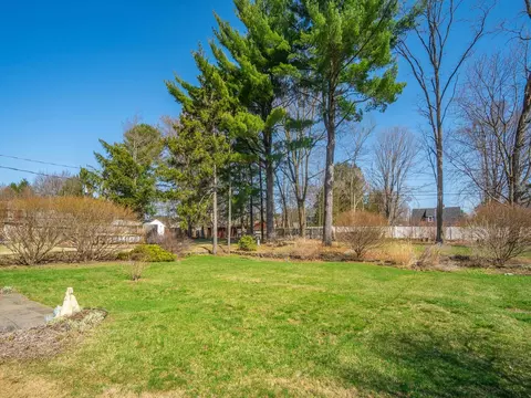 15 Cherry Ln, Glenville, NY 12302 photo 6