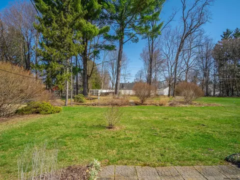 15 Cherry Ln, Glenville, NY 12302 photo 7