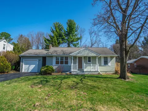 15 Cherry Ln, Glenville, NY 12302 photo 2