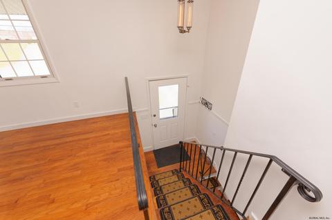 1 Glenview Dr, Schenectady, NY 12302 photo 5