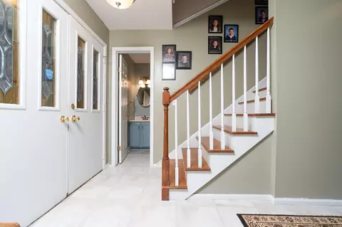 14 Catherine St, Delmar, NY 12054 photo 4