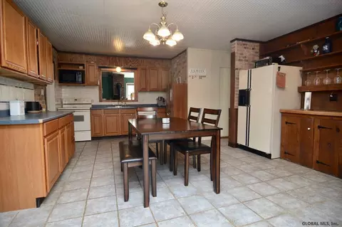 199 Vly Rd, Schenectady, NY 12309 photo 13