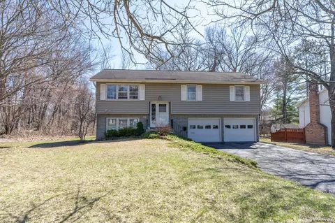 13 Rita Ct, Delmar, NY 12054 photo 1