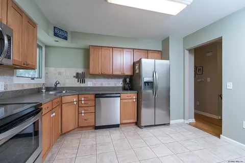 13 Rita Ct, Delmar, NY 12054 photo 10