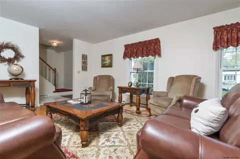 7 Wedge Rd, Delmar, NY 12054 photo 3