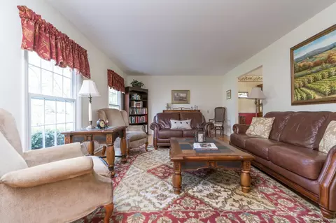 7 Wedge Rd, Delmar, NY 12054 photo 4