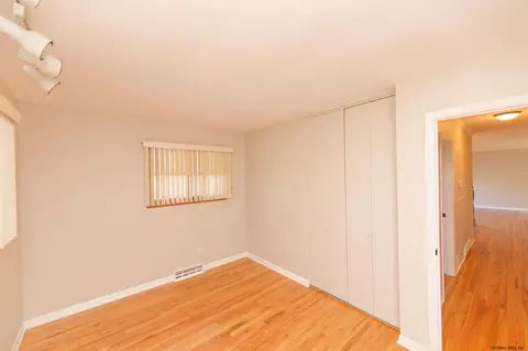 987 Burdeck St, Schenectady, NY 12306 photo 28