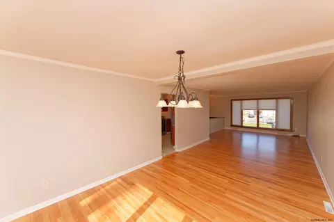 987 Burdeck St, Schenectady, NY 12306 photo 12