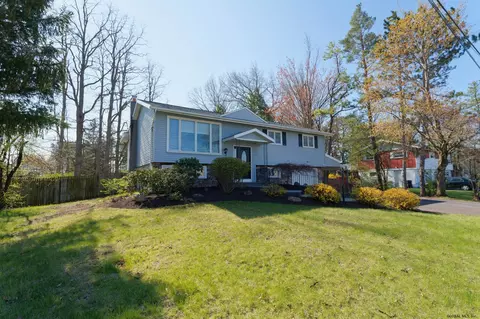 987 Burdeck St, Schenectady, NY 12306 photo 2