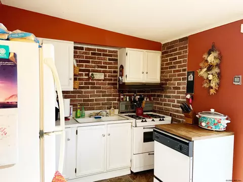 504 Chadwick Rd, Schenectady, NY 12304 photo 10