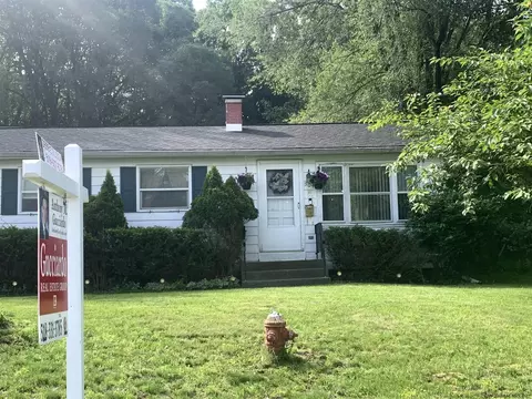 504 Chadwick Rd, Schenectady, NY 12304 photo 2