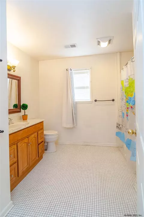 522 Gerling St, Schenectady, NY 12308 photo 12
