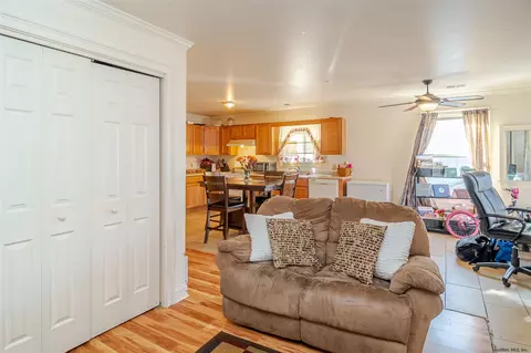 522 Gerling St, Schenectady, NY 12308 photo 9