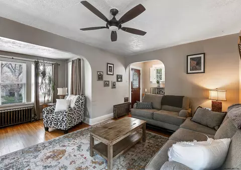 1274 Garner Ave, Schenectady, NY 12309 photo 4