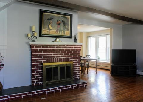 824 Decamp Ave, Schenectady, NY 12309 photo 9