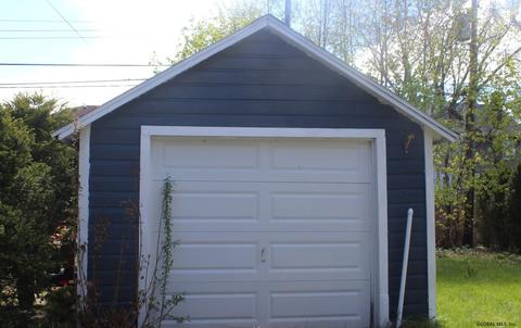 824 Decamp Ave, Schenectady, NY 12309 photo 8