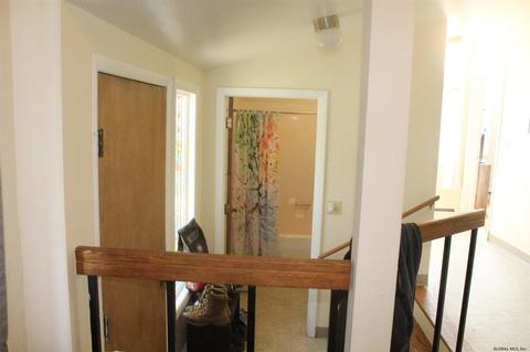 824 Decamp Ave, Schenectady, NY 12309 photo 21