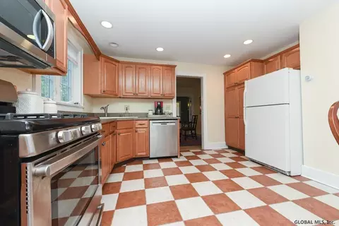 34 Roweland Ave, Delmar, NY 12054 photo 11