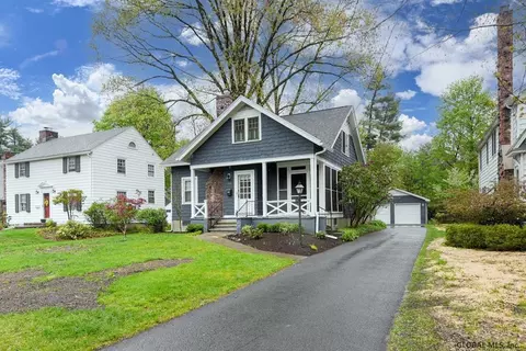 34 Roweland Ave, Delmar, NY 12054 photo 2