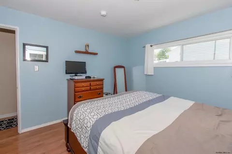 42 Jones Dr, Schenectady, NY 12309 photo 13